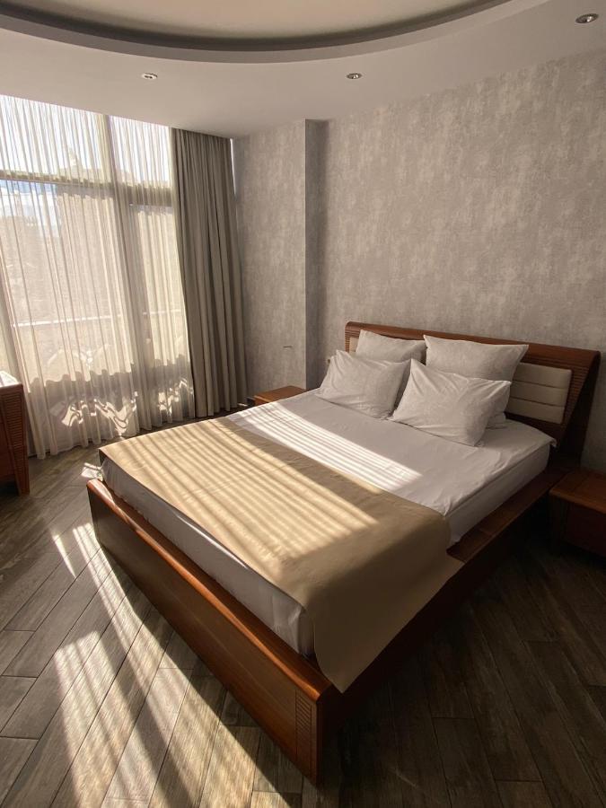 Hotel Light Palace Batumi Exteriör bild