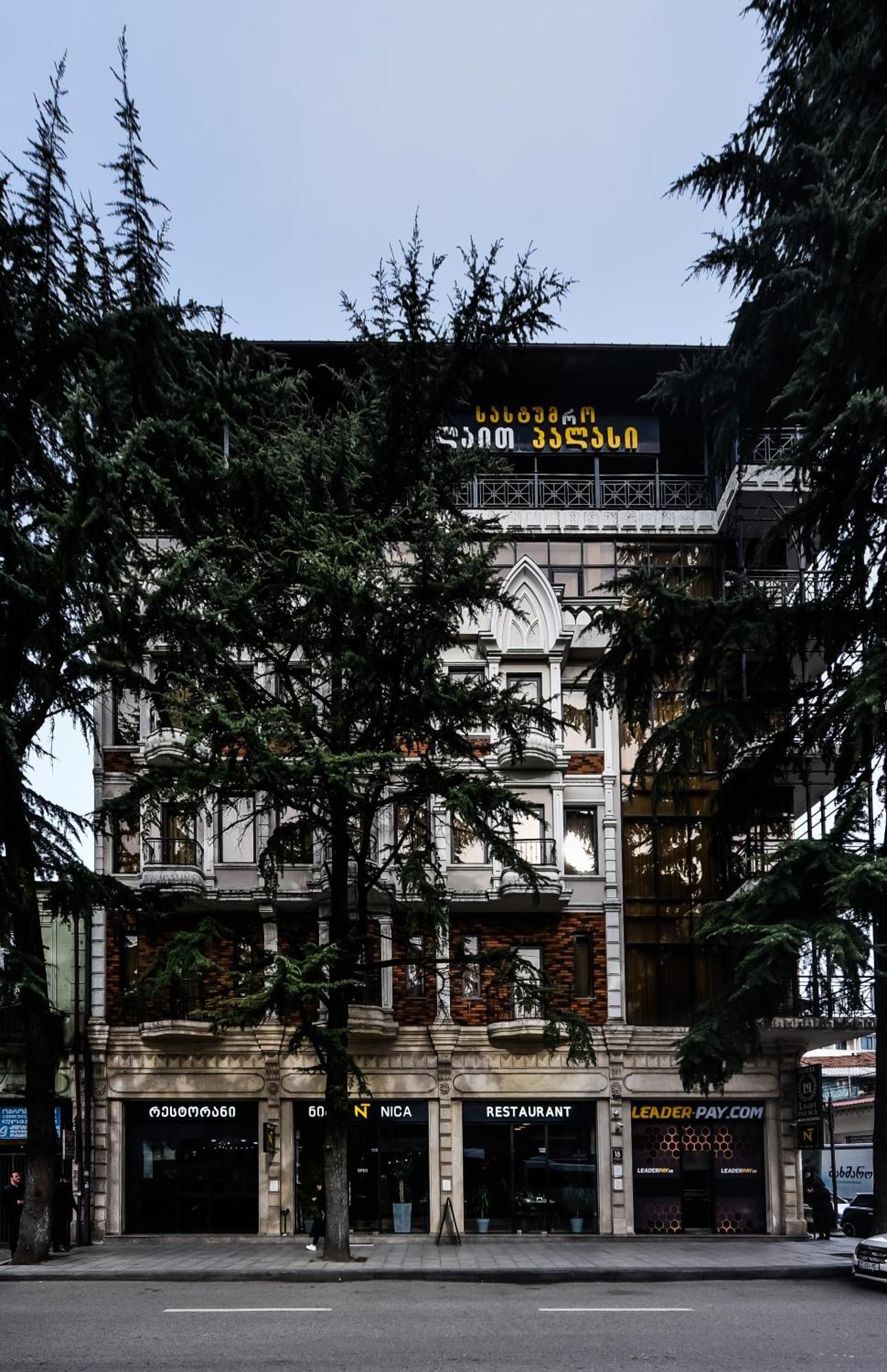 Hotel Light Palace Batumi Exteriör bild